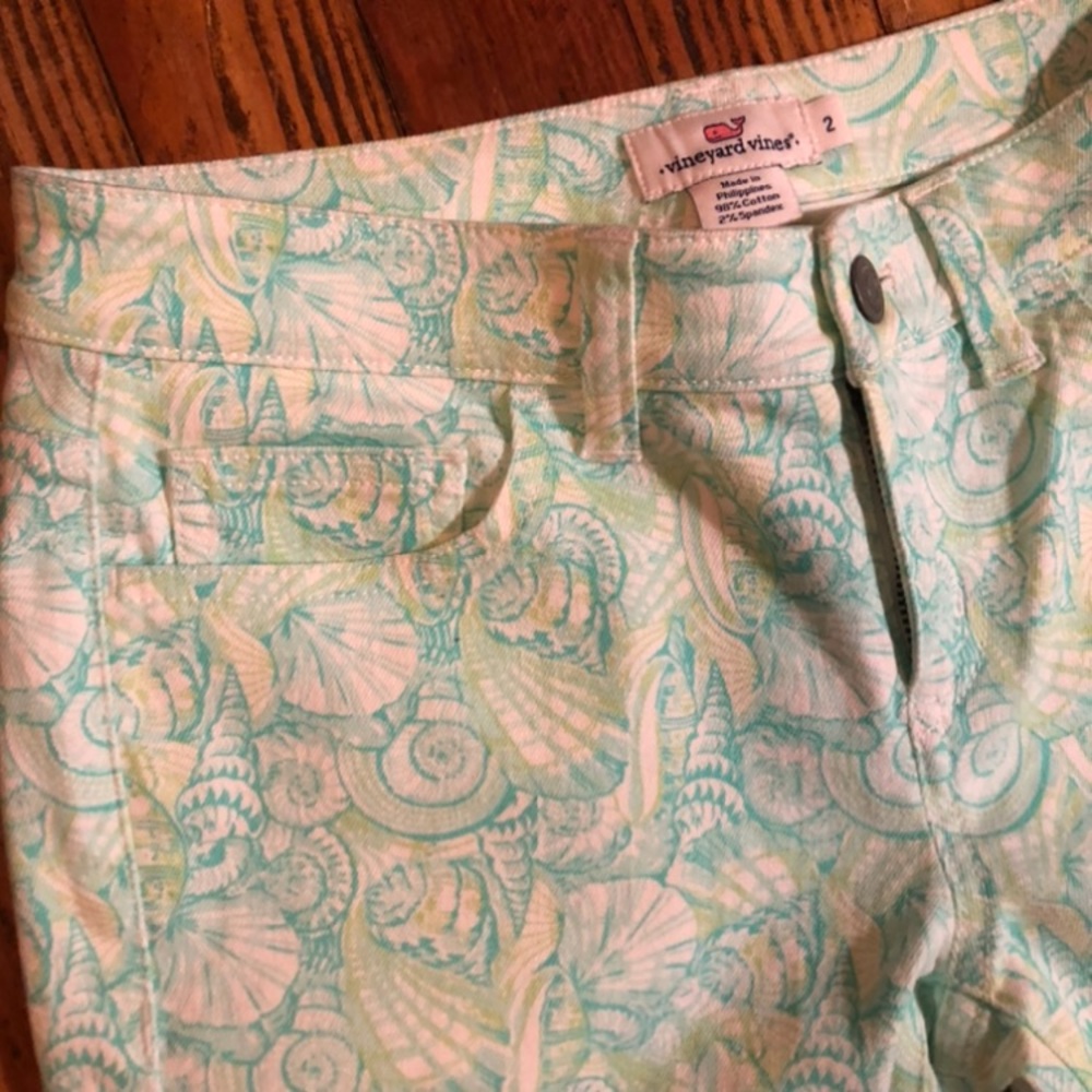 Vinyard Vines Printed jeans with shell print